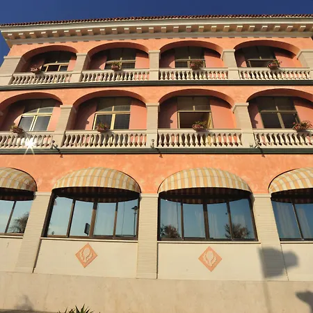 Miramare Hotel 3*