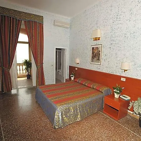 Miramare Hotel 3*