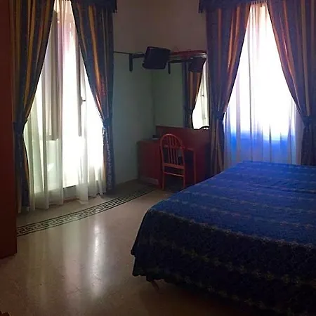 Miramare Hotel 3*
